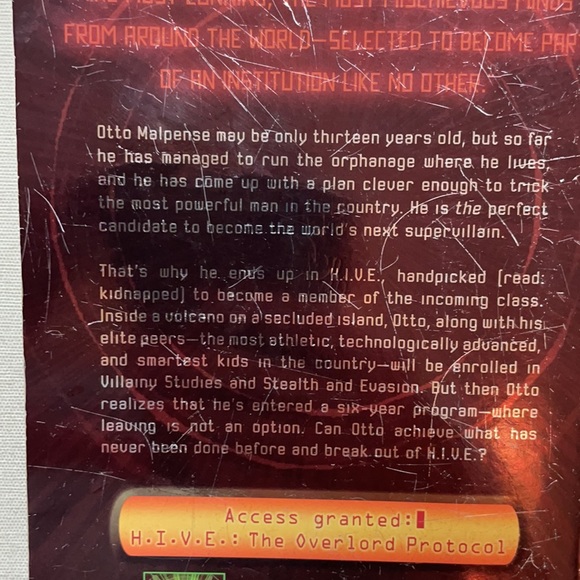 📚2/$6 H.I.V.E. #1: Higher Institute of Villainous - Picture 3 of 11